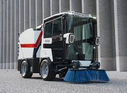 Urban street sweeper