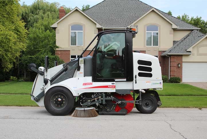 Pelican mechanical sweeper
